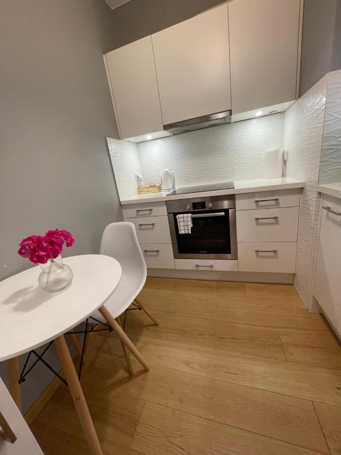 Apartamenty Warszawa Centrum Wlodarzewska 30 Exteriör bild