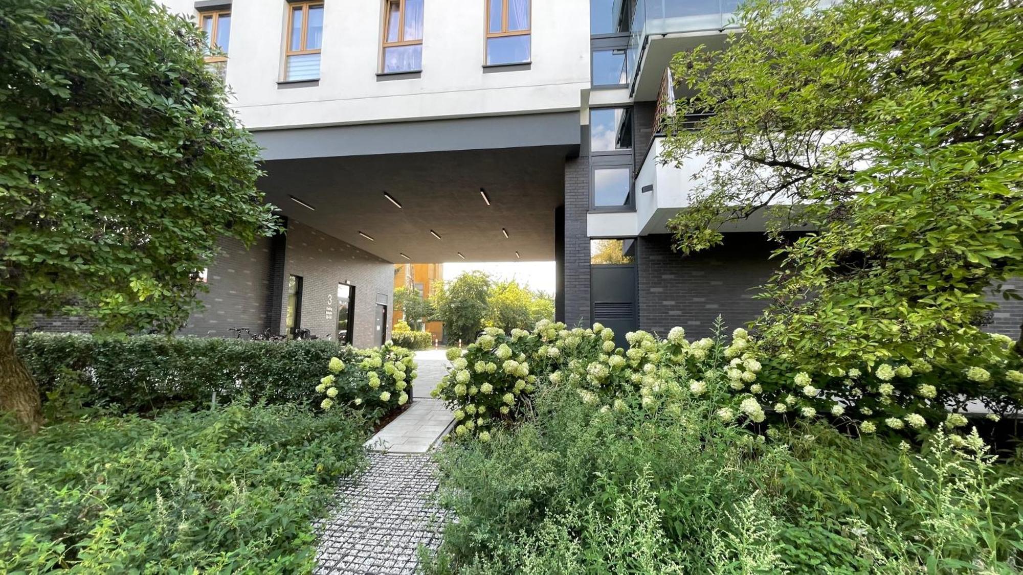 Apartamenty Warszawa Centrum Wlodarzewska 30 Exteriör bild